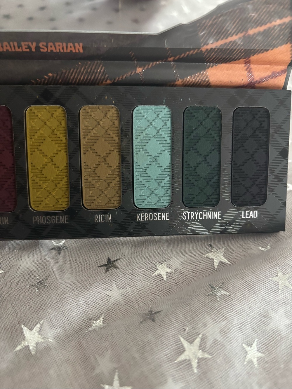 Melt Cosmetics x Bailey Sarian Fatally Yours eyeshadow palette - Picture 3 of 5